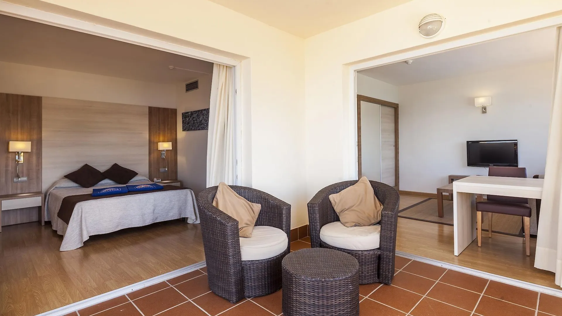 Playa Des Figueral Invisa Hotel Club Cala Verde ספרד