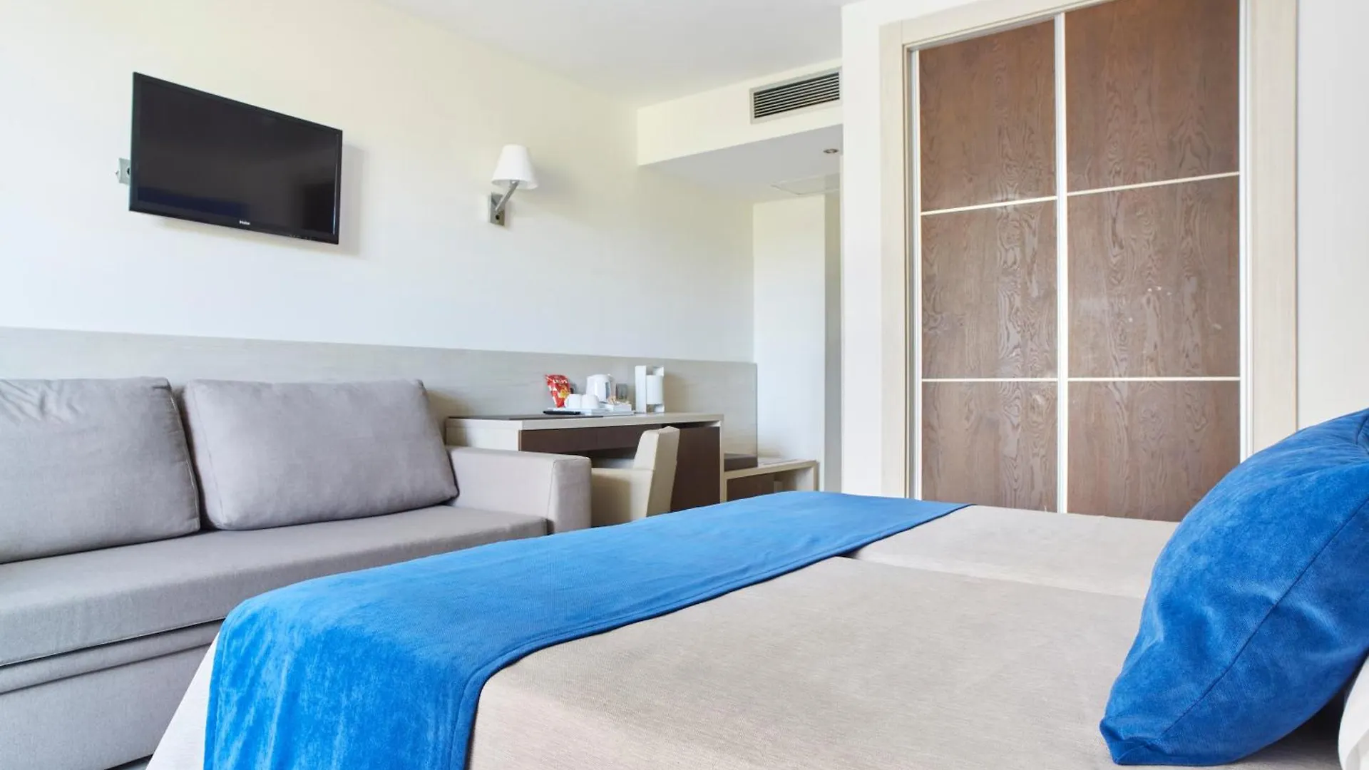 Playa Des Figueral Invisa Hotel Club Cala Verde ספרד