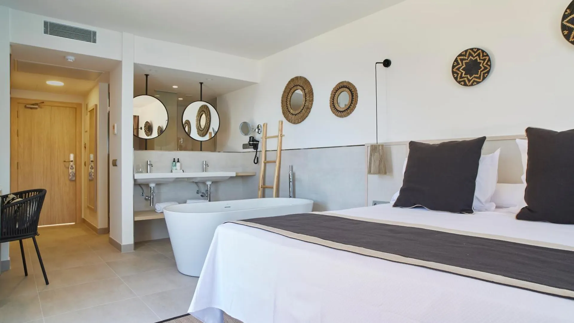 Playa Des Figueral Invisa Hotel Club Cala Verde