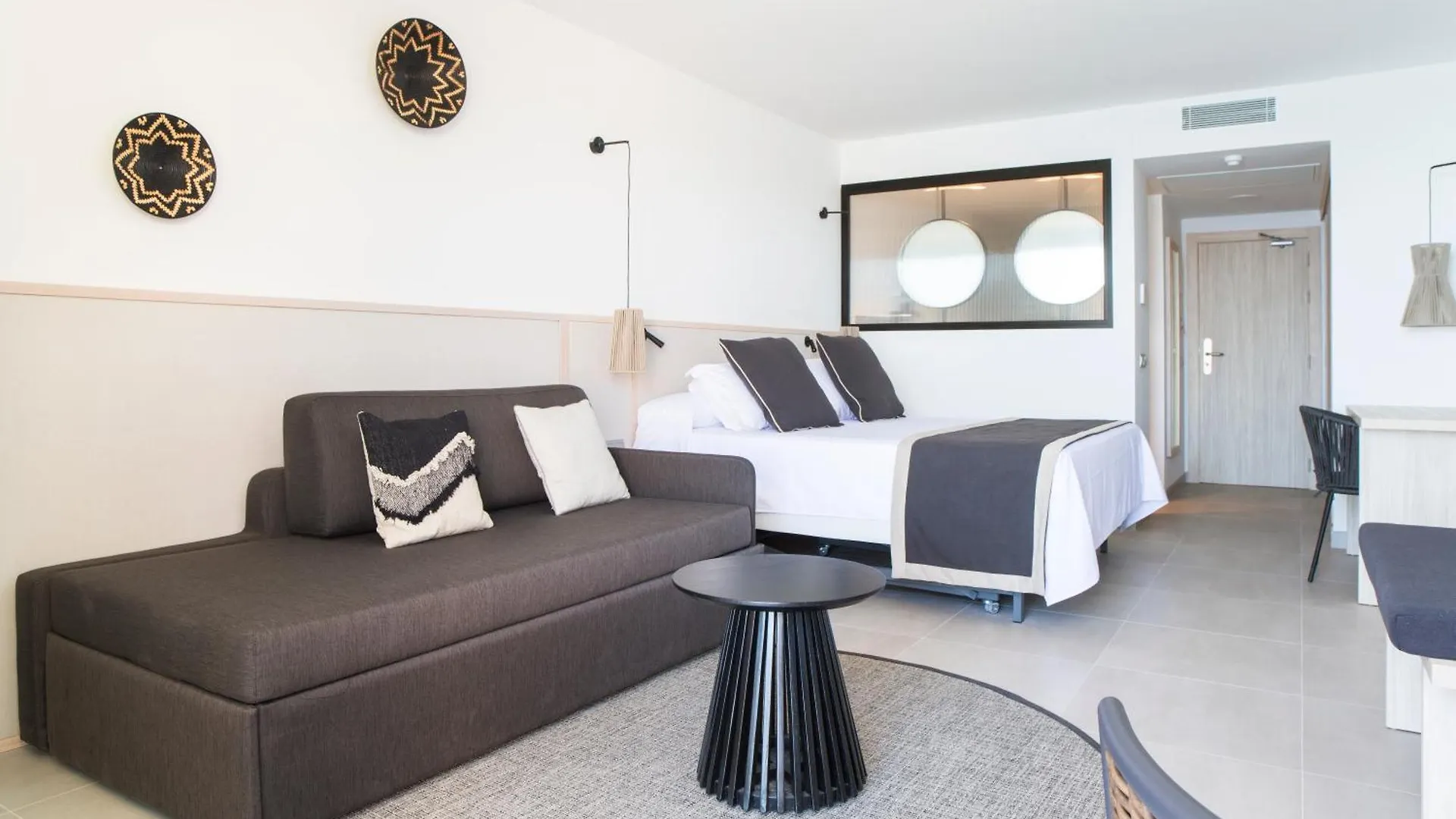 Playa Des Figueral Invisa Hotel Club Cala Verde ספרד